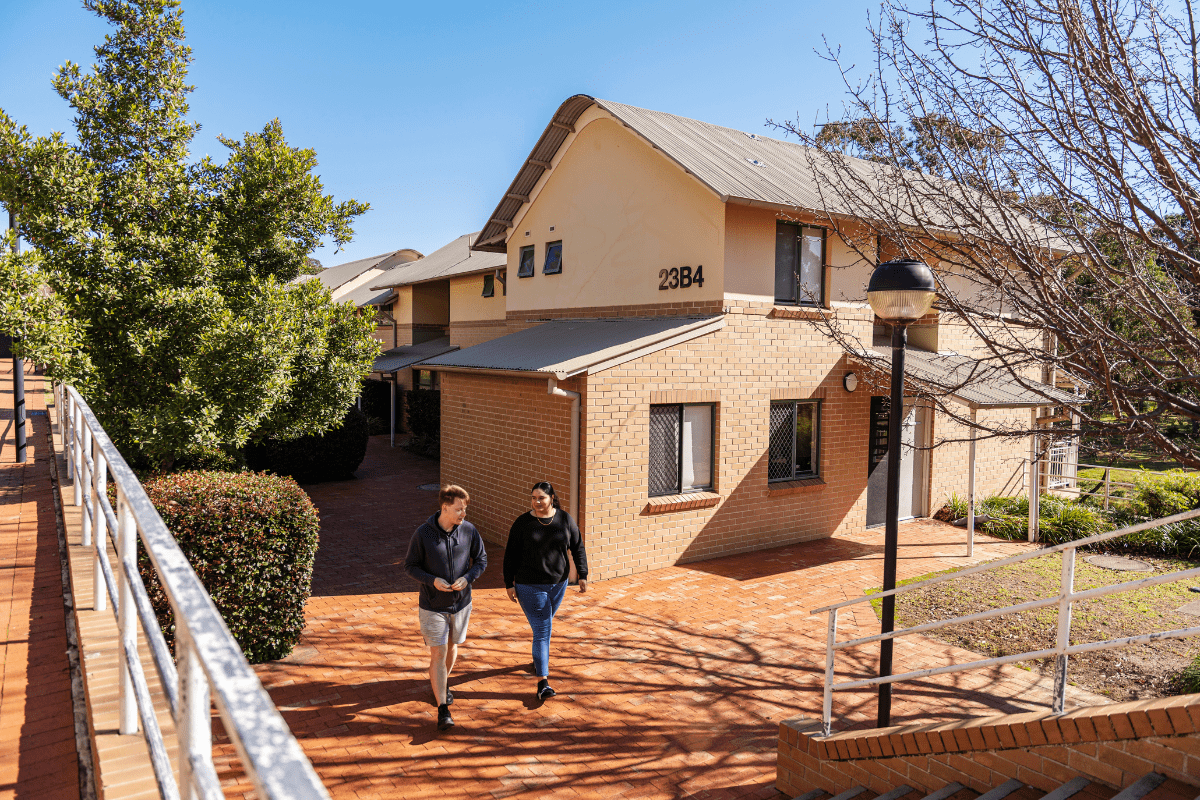 西悉尼大学 Campbelltown Village｜校区旁合租与联排房间